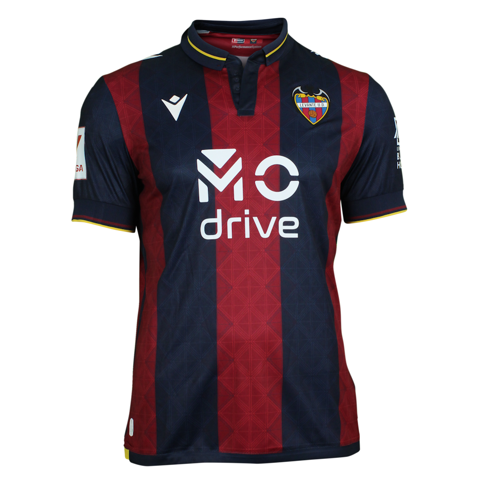 Adrián De la Fuente Levante UD shirt