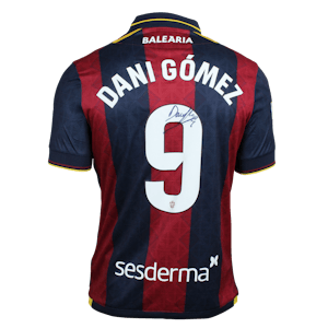 Daniel Gómez Alcón Levante UD shirt