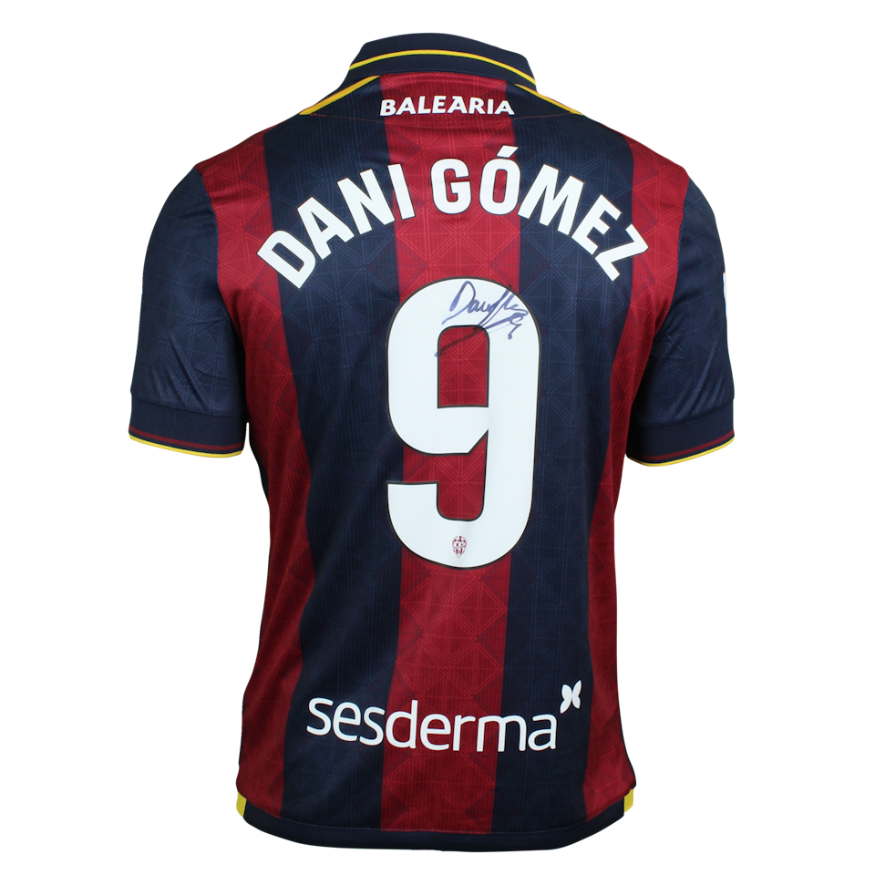 Daniel Gómez Alcón Levante UD shirt