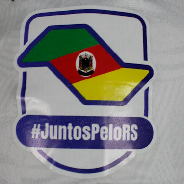 João Felipe Schmidt Urbano Santos のシャツ