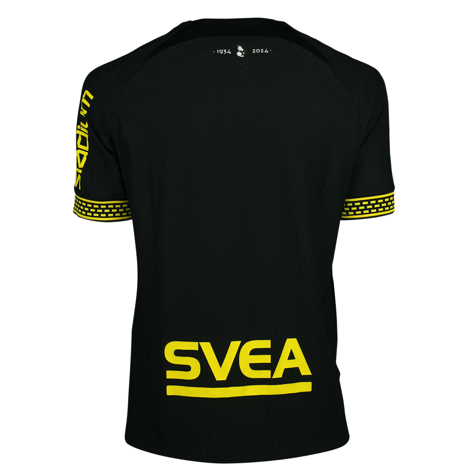 Squad Signed Shirt - 1