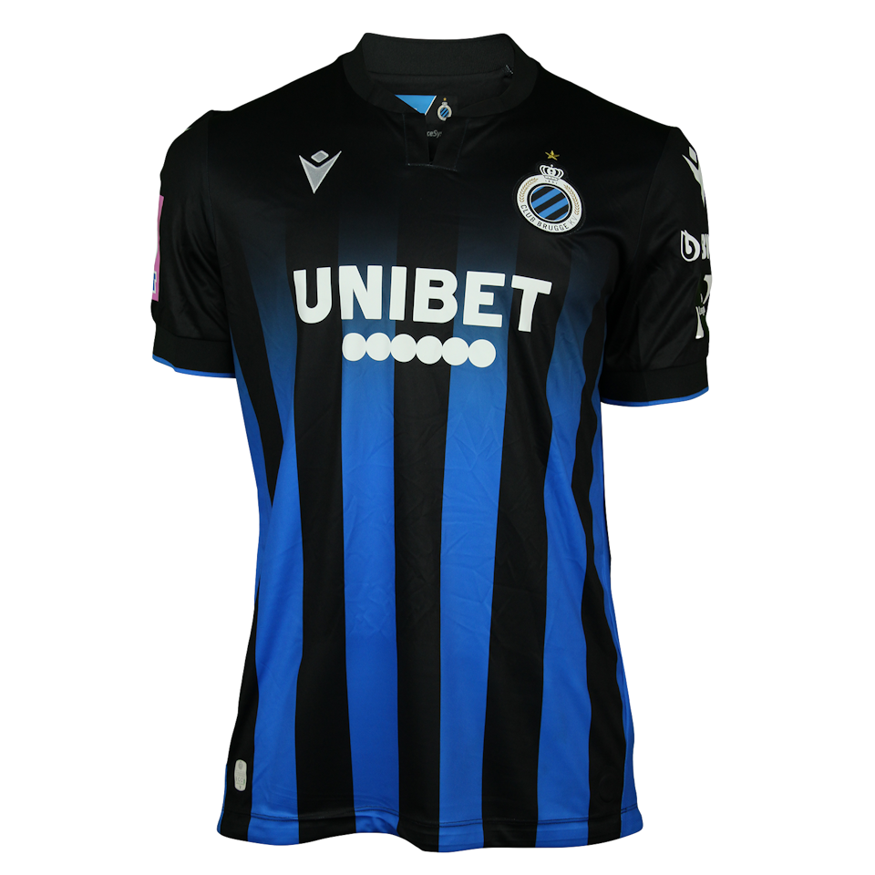 Raphael Onyedika Club Brugge shirt