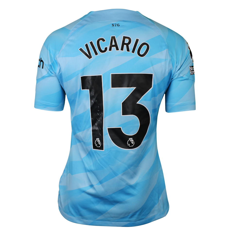 Tottenham Hotspur 팀의 Guglielmo Vicario 셔츠