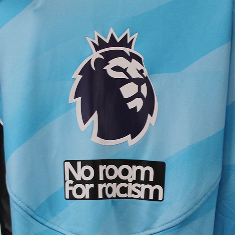 Tottenham Hotspur 팀의 Guglielmo Vicario 셔츠