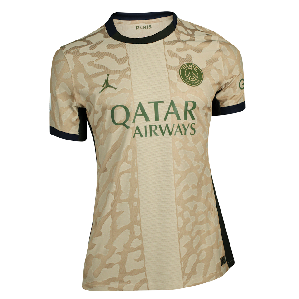 Paris Saint-Germain 팀의 Warren Zaire Emery 셔츠