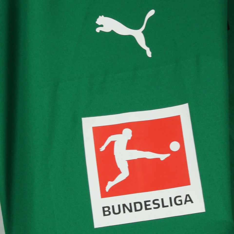 来自Borussia Mönchengladbach的Luca Netz球衣