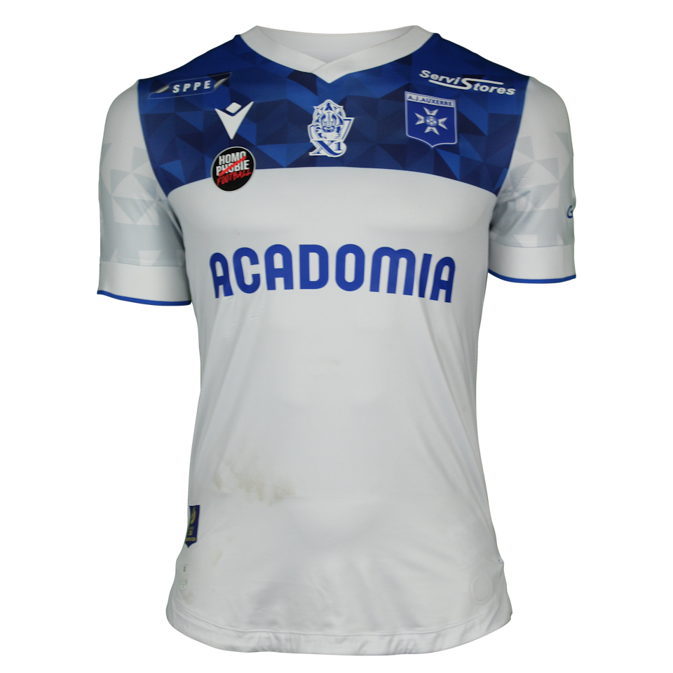 Elisha Owusu AJ Auxerre shirt