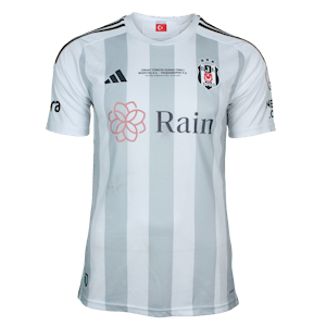 Salih Uçan Beşiktaş JK shirt