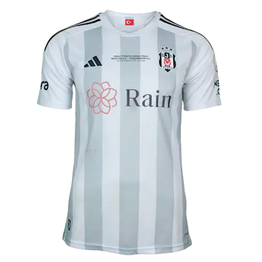 Salih Uçan Beşiktaş JK forması