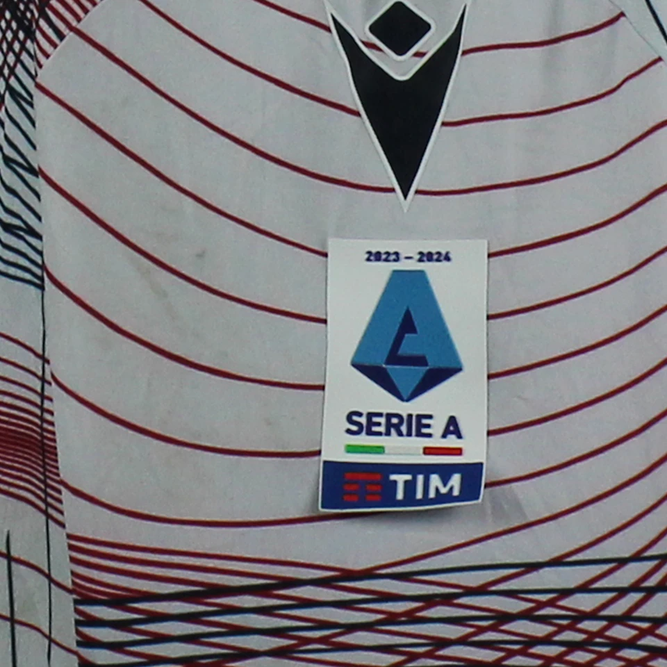 来自Bologna Fc 1909的Giovanni Fabbian球衣