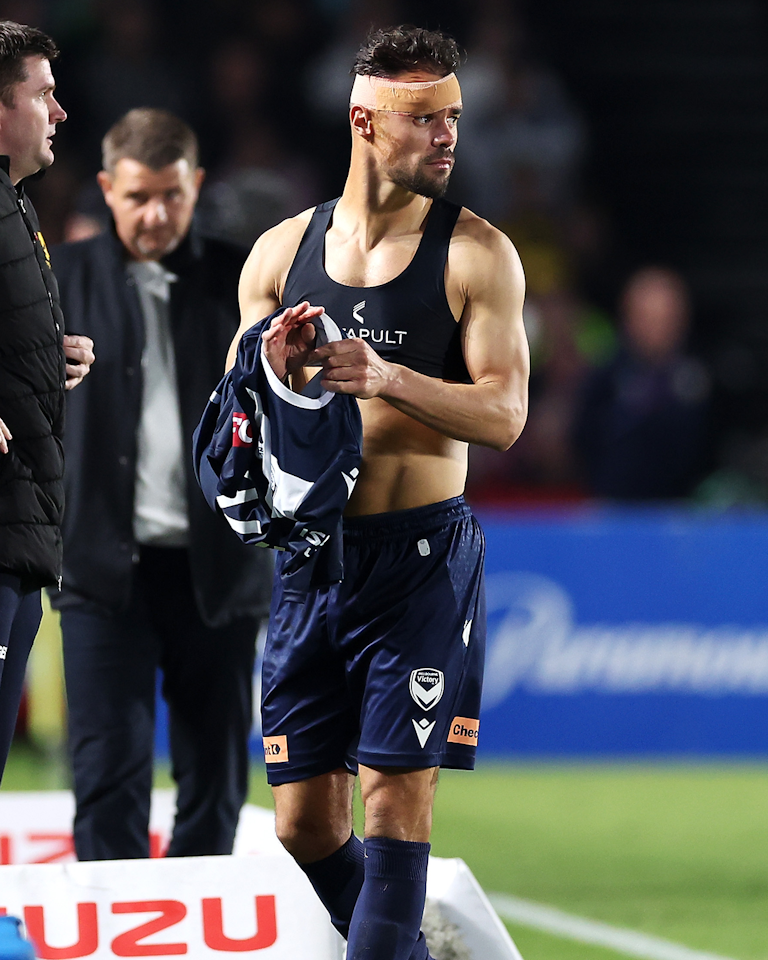 Damien Da Silva Melbourne Victory shirt