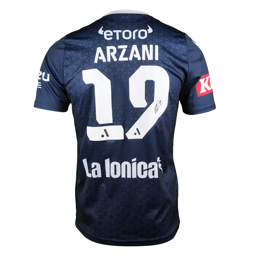 Daniel Arzani Melbourne Victory jersey