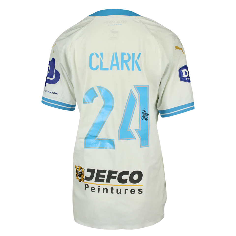 Ashley Clark OM Féminines forması