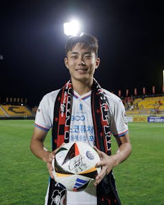 Match Scored Ball  `5 - Dong-jin Kim 김동진