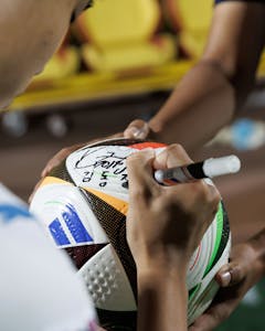 Match Scored Ball  `5 - Dong-jin Kim 김동진