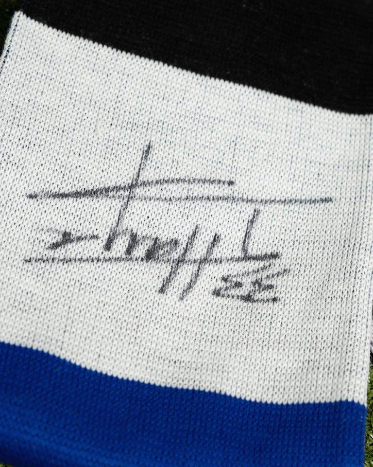 Gesigneerde sjaal | Thom Haye