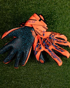 Jiří Pavlenka | Goalkeeper Gloves 