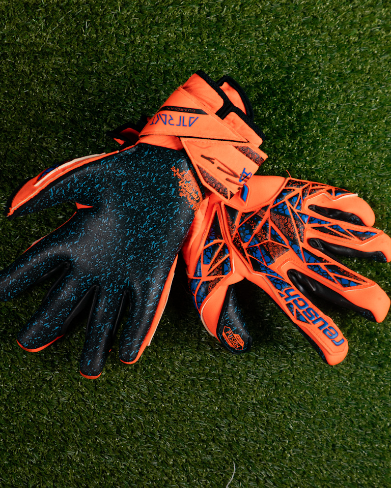Jiří Pavlenka | Goalkeeper Gloves 
