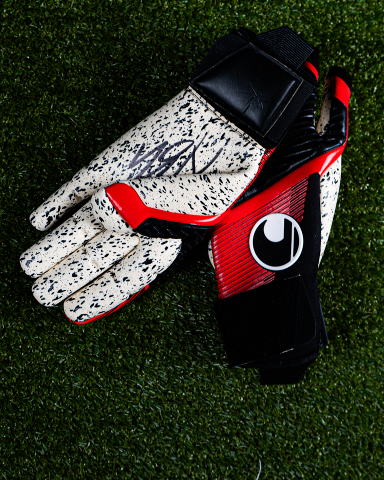 Eduardo dos Santos Haesler | Goalkeeper Gloves