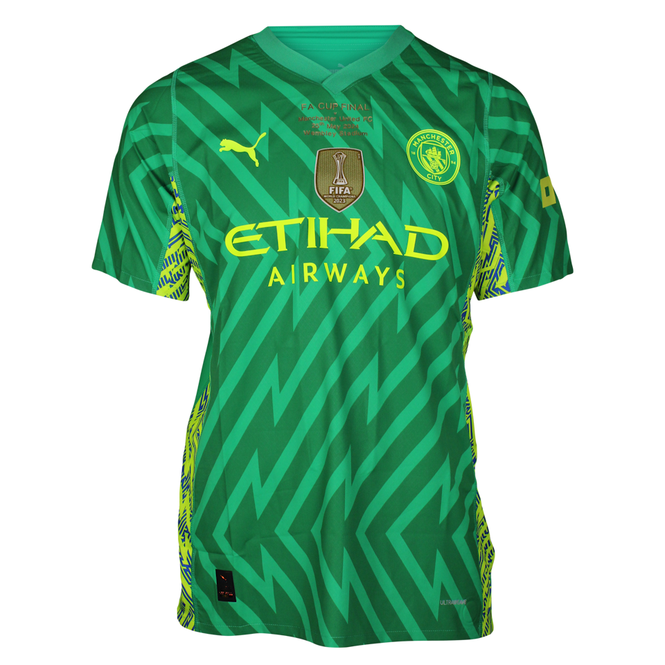 Manchester City 팀의 Stefan Ortega  셔츠