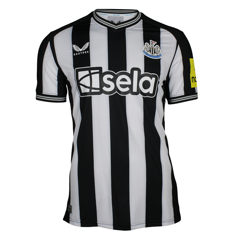 Alexander Isak Shirt and Shorts | Carabao Cup