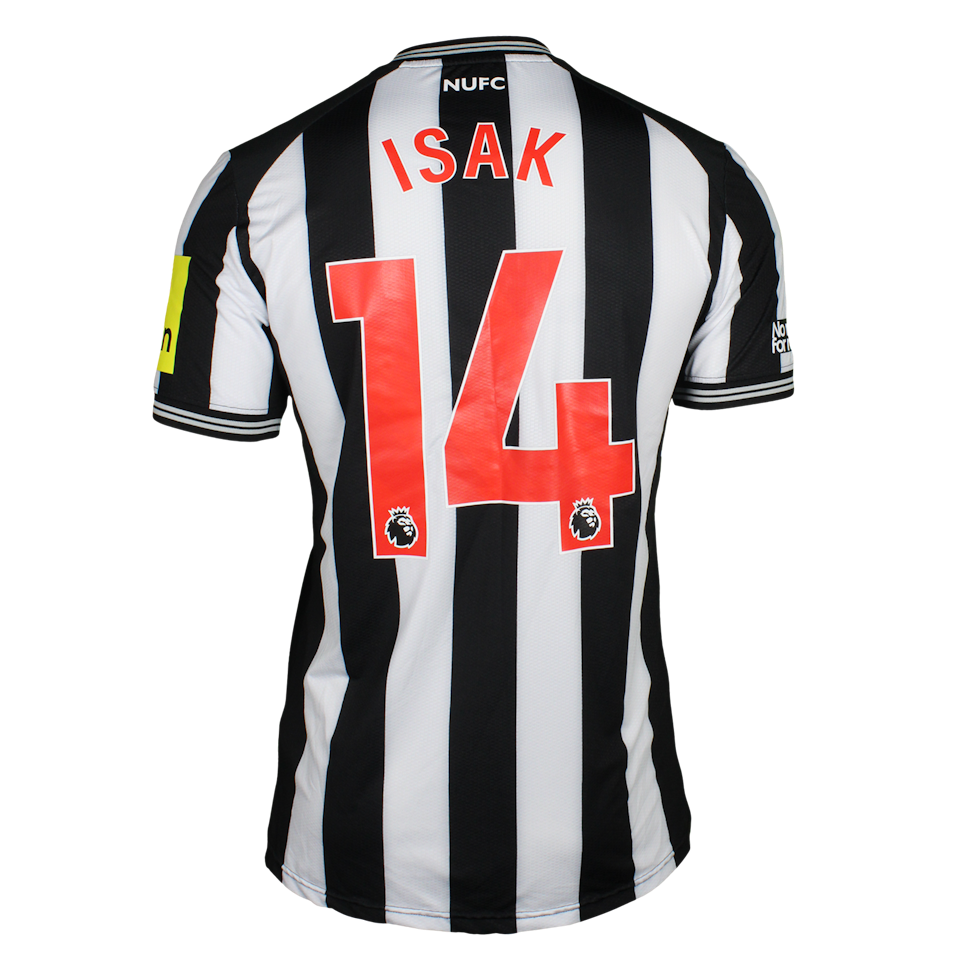 Alexander Isak Shirt and Shorts | Carabao Cup