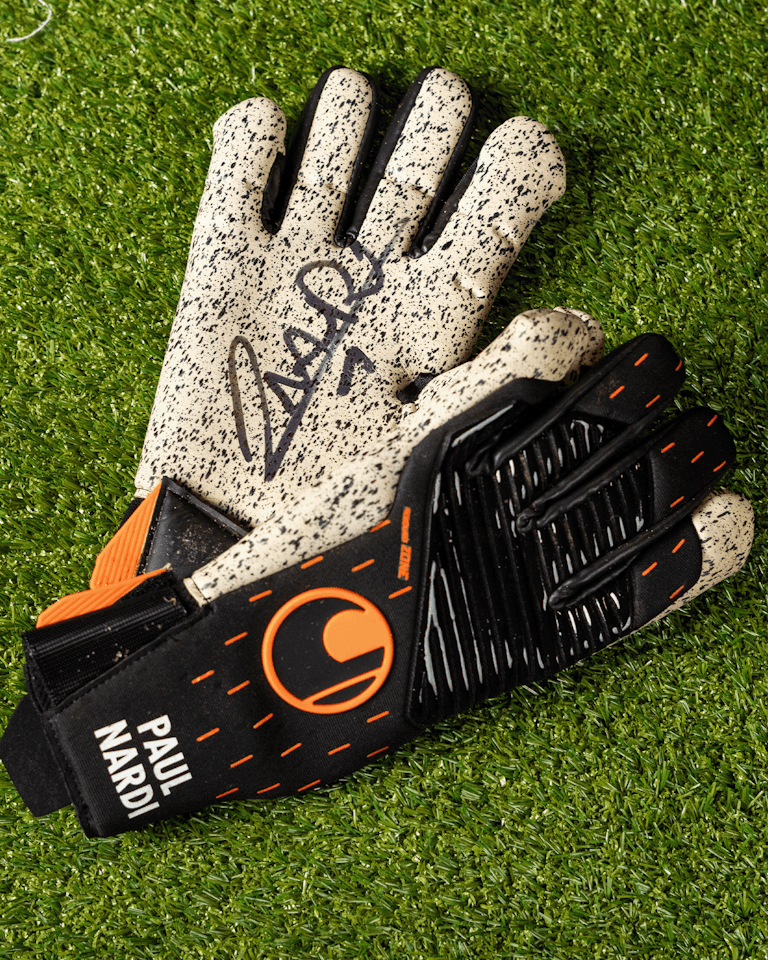 Paul Nardi | Signed Gloves