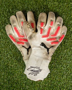 Daniel Schmidt | Signed Gloves - 2