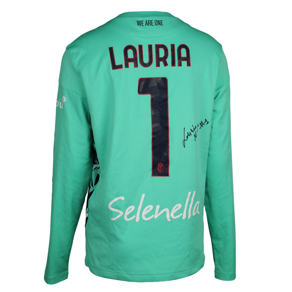 Nicole Lauria Bologna W shirt