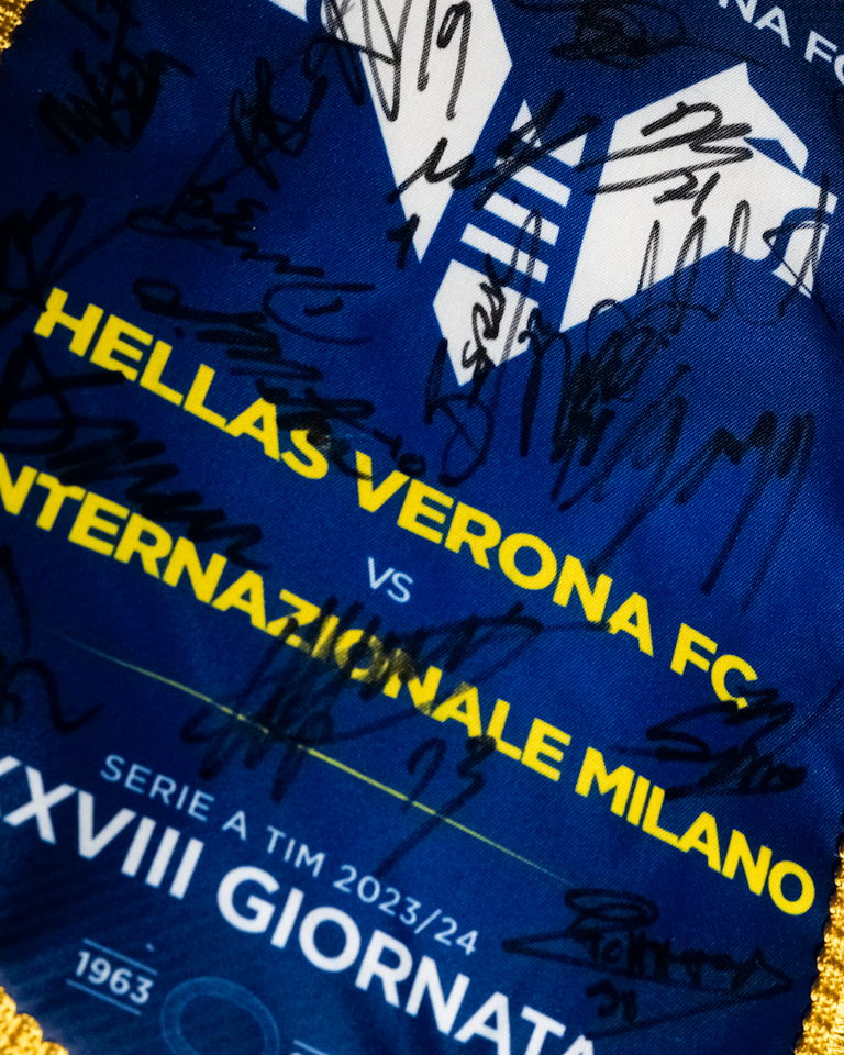 Squad Signed Pennant - 2
