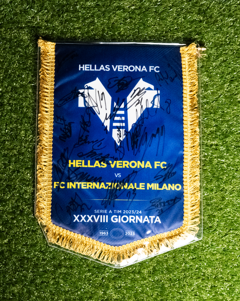 Squad Signed Pennant - 2
